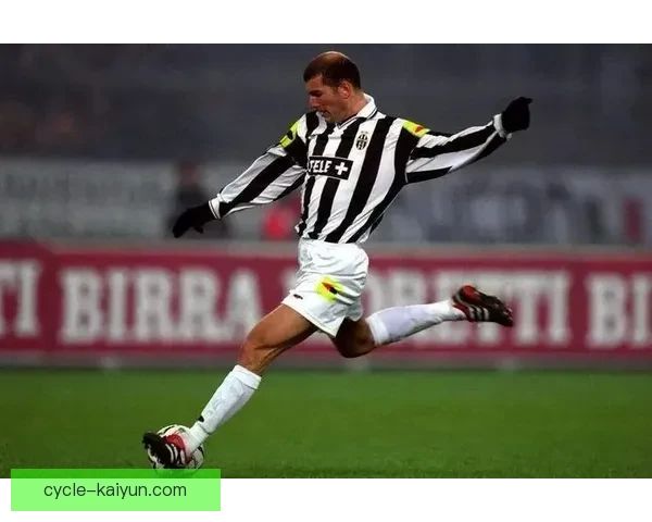 姆巴佩获齐达内盛赞，未来足球的璀璨明星值得关注